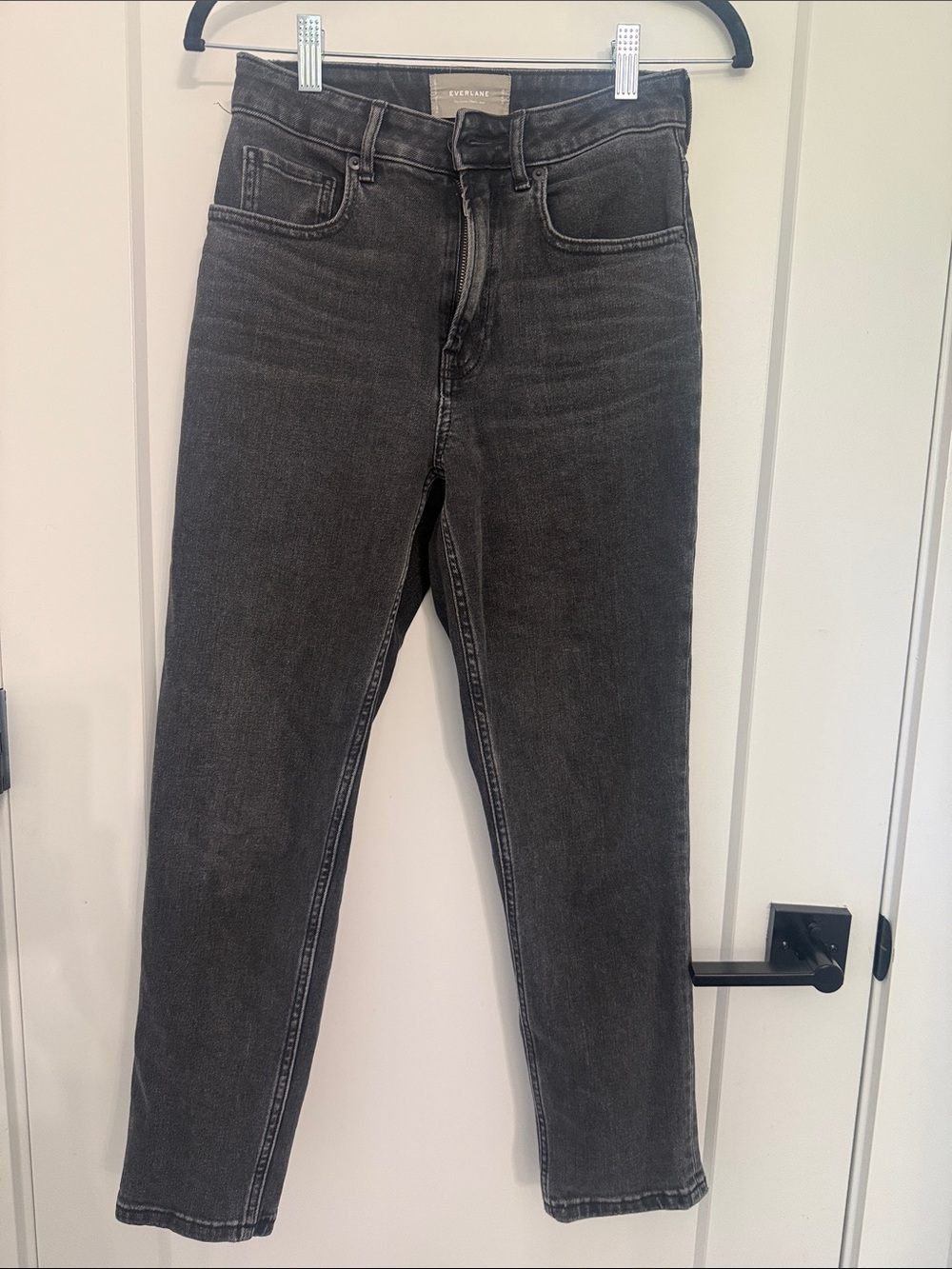 Everlane High-Rise Curvy Cheeky Jeans in Washed Black